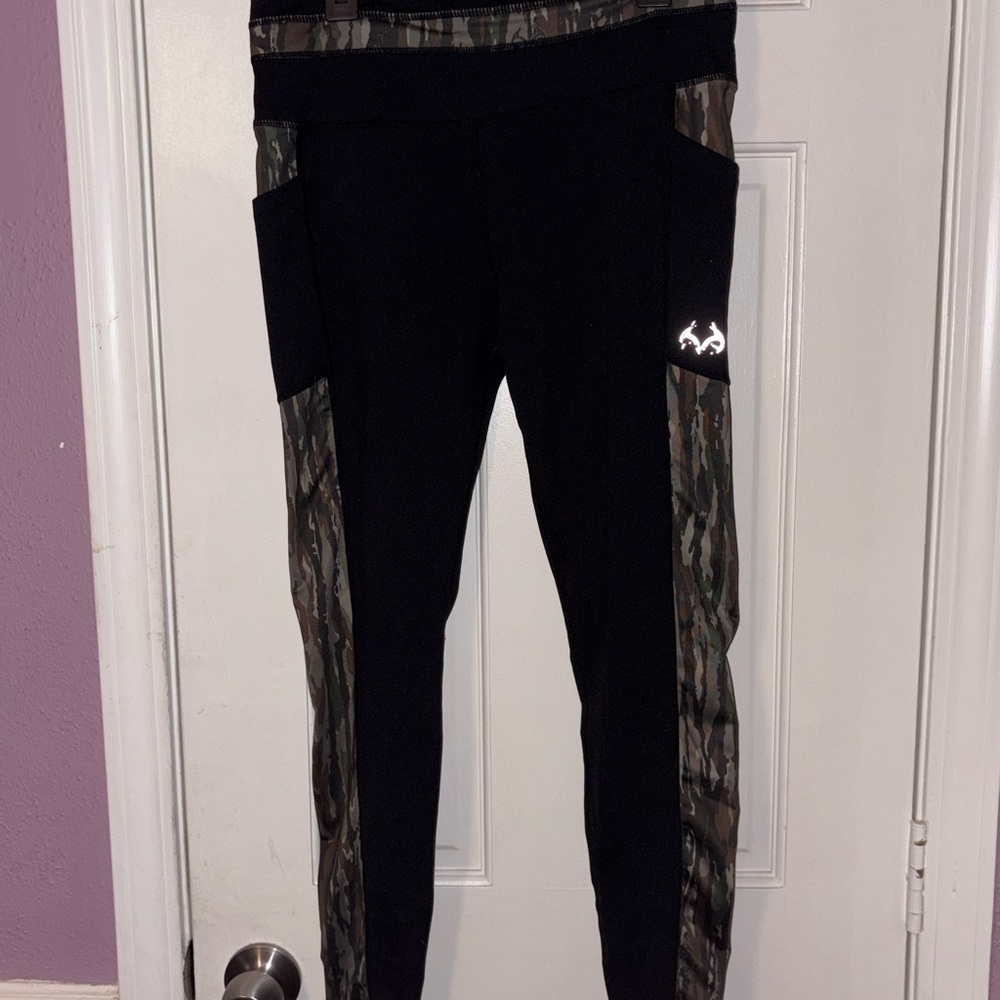 Realtree Black and Camouflage Leggings